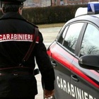 Padre coraggioso, perquisisce il figlio e trova la marijuana nelle mutande: denunciato ai carabinieri
