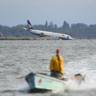 Incidente aereo, Boeing 737 esce di pista: chiuso l'aereoporto di Montpellier