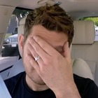 Michael Bublé in lacrime al Carpool Karaoke di James Corden racconta la malattia del figlio