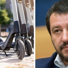 Monopattini, Salvini: «Stop alla vendita se vanno troppo veloci. Non potranno superare i 20 km orari»