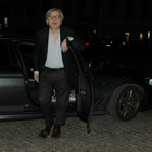 Vittorio Sgarbi vuole visitare la mostra fuori orario e "a modo suo": scoppia la lite