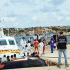 Migranti, 53 positivi da imbarcare sulla nave “Rhapsody” a Lampedusa
