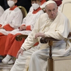 Bergoglio non celebra la messa della Divina Misericordia
