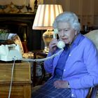 Regina Elisabetta, solo due persone hanno il suo numero di cellulare. E non sono così ovvie