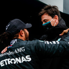 Hamilton e Mercedes, il rinnovo non arriva, ma è una formalità
