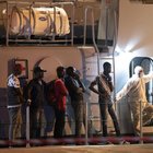 Sbarcati in 47 a Pozzallo, altri 44 portati a Malta dall'Alan Kurdi
