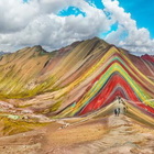 La Montagna dai sette colori: qui puoi camminare su un arcobaleno