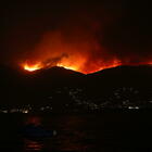 Incendi Corfù, paura nella notte: 2500 persone evacuate