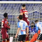 Serie A, il Napoli batte la Roma e riaggancia la zona Champions