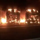 Roma, si incendiano 30 bus nel deposito di via Prenestina: manovra di rifornimento errata o sabotaggio?