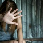 Ragazza di 16 anni violentata dall'ex fidanzatino: «Stordita col teaser e abusata, mentre tre amici restavano a guardare»