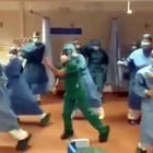Calano i contagi a Genova e medici-infermieri ballano
