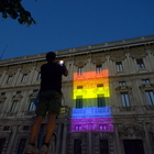 Milano Pride 2019, è il giorno della parata: percorso e strade chiuse. Primo carro per i migranti, è polemica