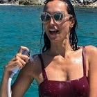 Caterina Balivo, doccia hot in barca a Ferragosto. Poi quella critica tanto fastidiosa