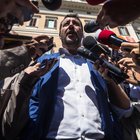 Salvini, ultimo appello: porte aperte ai grillini. Ma è allarme sondaggi
