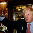 Gran Bretagna esce dal lockdown. Johnson: «Dal 12 aprile anche io al pub. Viaggi? Troppi rischi»
