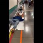Emergenza negli ospedali di Madrid, i pazienti sdraiati in terra nei corridoi