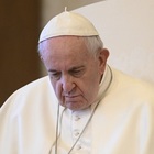 Papa Francesco choccato dalla foto del Messaggero in prima pagina: «i senzatetto soffrono troppo»
