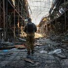 Guerra, chi resisterà al conflitto? L’Occidente teme i danni all’economia, ma i falchi interni spingono Kiev e Mosca
