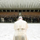 Papa, punisce prete italiano che benedice coppie gay mentre con i preti tedeschi finge di non vedere