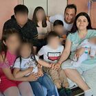Famiglia con 7 figli, mamma Leonarda: «Come facciamo? Basta organizzarsi. In casa è sempre festa»