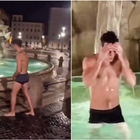 Roma, turista si fa il bagno nella Fontana di Piazza Navona: nuovo sfregio alla città