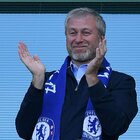 Abramovich vende il Chelsea, è ufficiale: «Gli utili andranno alle famiglie delle vittime della guerra»
