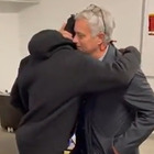 Mourinho mantiene la promessa con Felix. Ma una voce fuori campo imbarazza la Roma: «Ci stanno le banane»