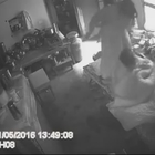 Picchiava la suocera e cerca di ucciderla: donna incastrata dai video del marito