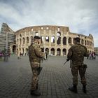 Ora l’Italia si sente nel mirino: schierati anche parà e marina