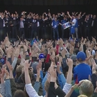 Islanda, la Nazionale torna a casa: l'accoglienza della folla alla squadra mette i brividi