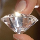Trova un diamante di 4 carati durante un'escursione: «Sei la donna più fortunata del mondo»