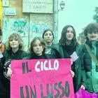 Congedo per il ciclo, la protesta delle scuole di Roma