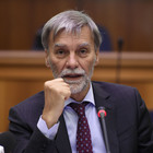 Scioperi, Delrio: «Serve una stretta ma decide il Parlamento»