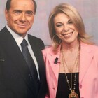 Rita Dalla Chiesa elenca i successi di Silvio Berlusconi sui social. Gli hater la attaccano: «Con i soldi degli italiani». Lei risponde così
