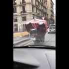Napoli, il video del motociclista-Babbo Natale Video