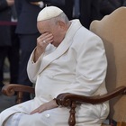 Papa Francesco, la malattia: la stenosi diverticolare e i problemi respiratori, ecco di cosa soffre Bergoglio
