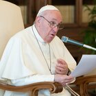 Vaticano, scoppia la protesta contro il divieto alle coppie gay: il Papa vuole prendere le distanze?