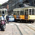 • Milano, Volante della polizia schiacciata fra due tram