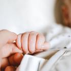 Coronavirus, il bimbo sta male: positivi genitori e neonato di 45 giorni
