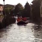 Verona inondata: vigili del fuoco al lavoro
