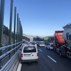 Traffico in tilt sull'A7, fino a 16 chilometri di coda: riaperto il tratto Serravalle-Genova