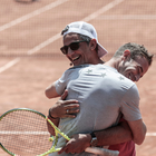 Tennis & Friends, Fiorello e i campioni dello sport e dello spettacolo in campo per la salute: check-up gratuiti