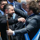 Argentina, il giuramento di Milei da presidente: «Non ci sono soldi, in arrivo riforme choc»