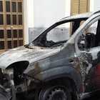 Lecce, a San Pio ancora auto in fiamme. Incendiata una macchina anche a Surbo Lecce, a San Pio ancora auto in fiamme. Incendiata una macchina anche a Surbo