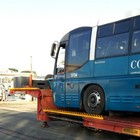 Roma, si rompe un bus, strada bloccata per sei ore: multa dei vigili a Cotral per intralcio alla circolazione