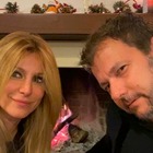 Grande Fratello Vip, il marito di Adriana Volpe lascia Instagram: «Ogni occasione è buona per fare polemica»