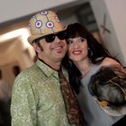 Greg e la moglie Nicoletta presentano la linea di cappelli pop NC ad Altaroma
