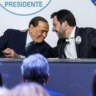 Crisi governo, Salvini a Villa Certosa da Berlusconi. Sospesa assemblea M5S: D'Incà chiede una tregua