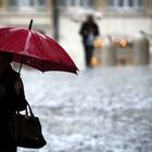 Meteo, temporali e forte vento su tutta l'Italia: allerta nel Lazio, Campania e Puglia LE PREVISIONI